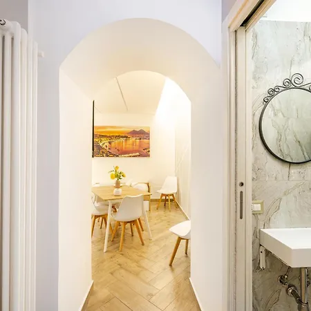 Nalusa Superior Chiaia - Nel Cuore Della Citta Maison d'hôtes 4*
