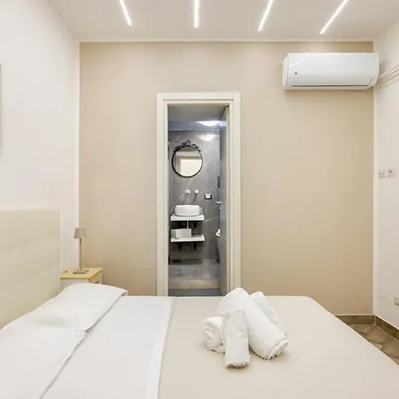 Maison d'hôtes Nalusa Superior Chiaia - Nel Cuore Della Citta 4*