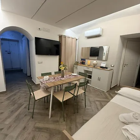 Maison d'hôtes Nalusa Superior Chiaia - Nel Cuore Della Citta 4*