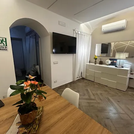 Nalusa Superior Chiaia - Nel Cuore Della Citta Naples
